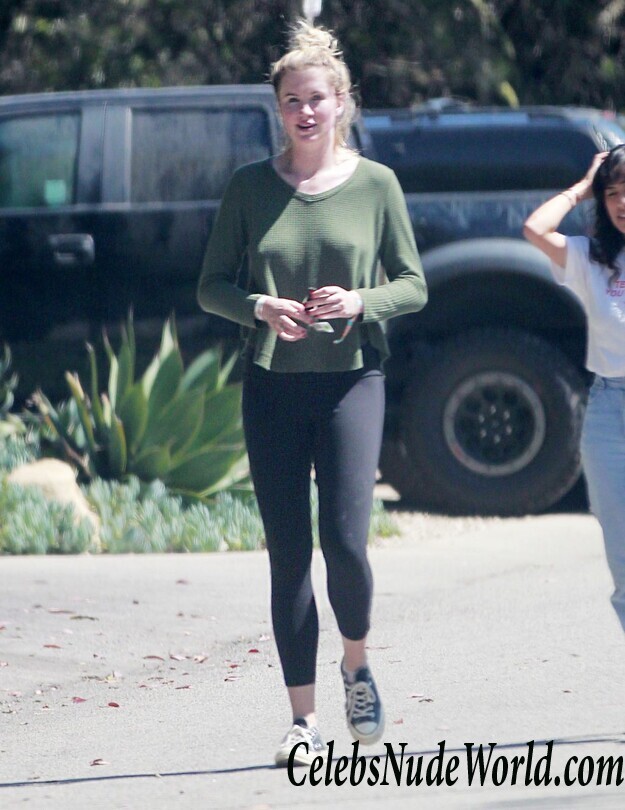 Ireland Baldwin Braless 96794