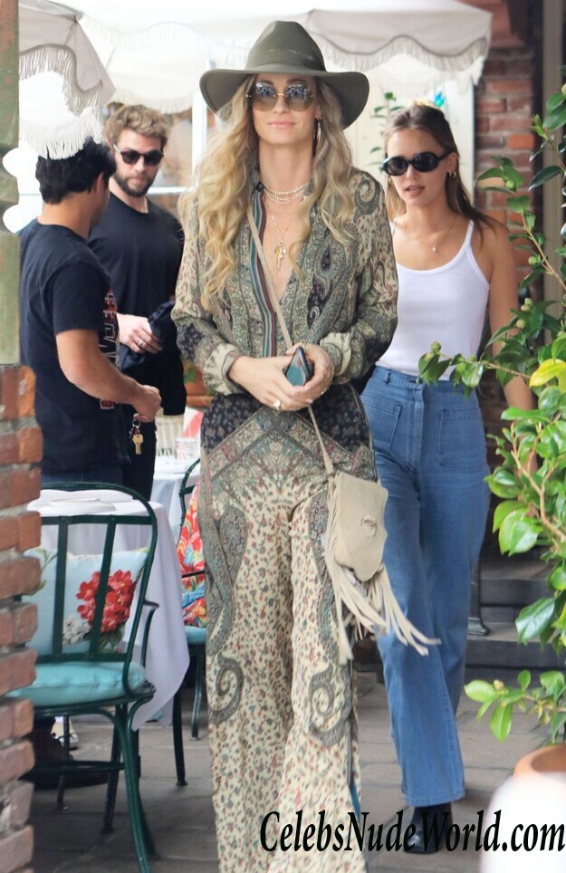 Gabriella Brooks Braless 96918