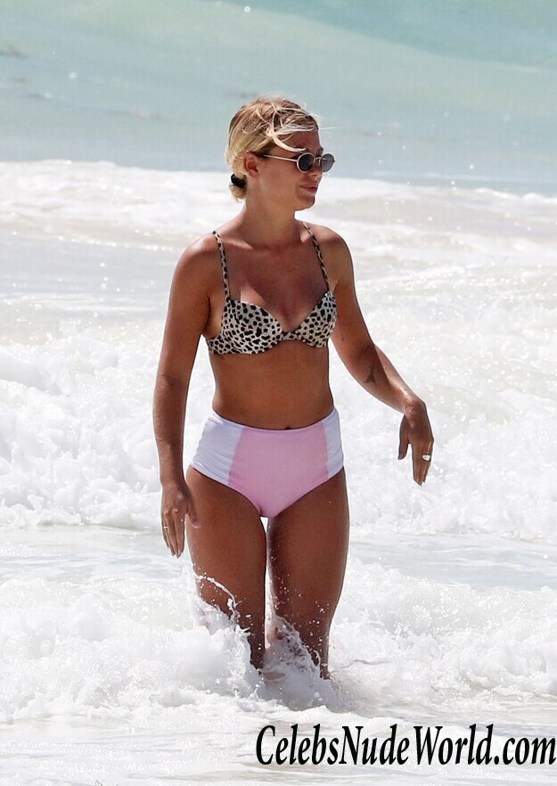 Jess Woodley Sexy 96954