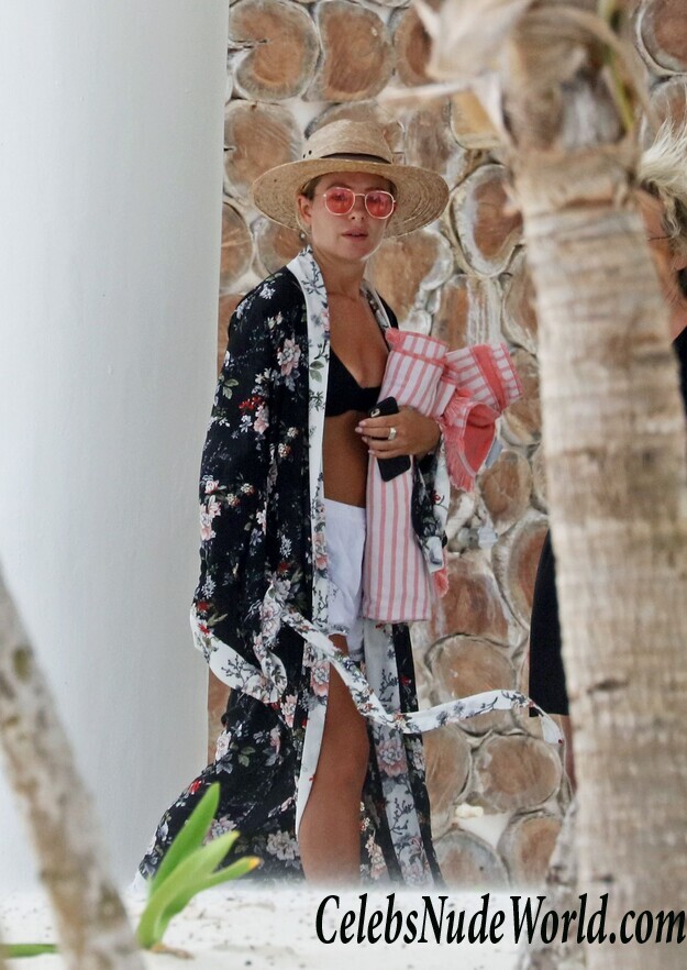 Jess Woodley Sexy 96973