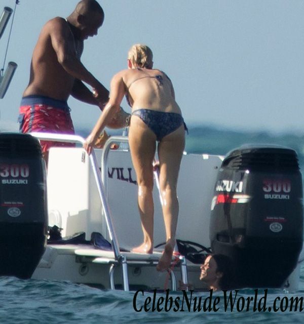 Bikini pics of Jennifer Lawrence 97366