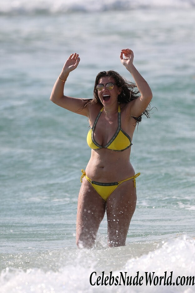 Imogen Thomas Shows Her Rocking Bikini Body 97516