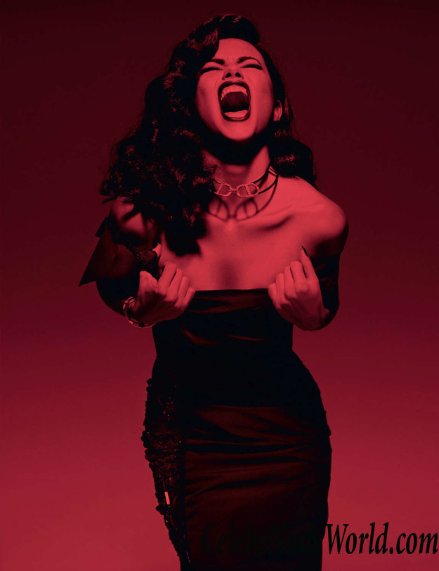 Adriana Lima Sexy Pics  9759