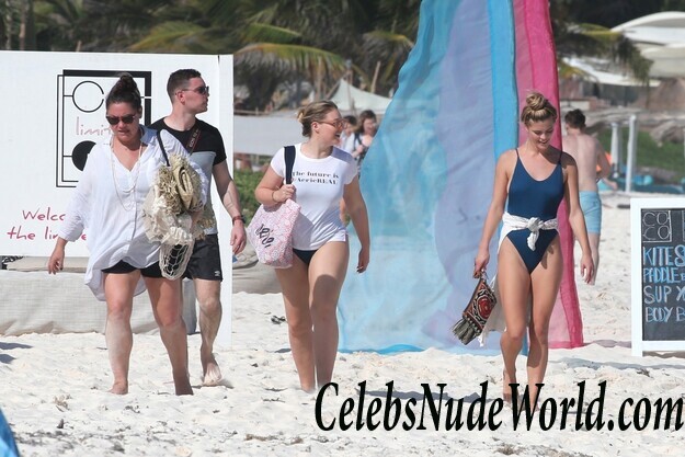 Nina Agdal & Iskra Lawrence Sexy 97844