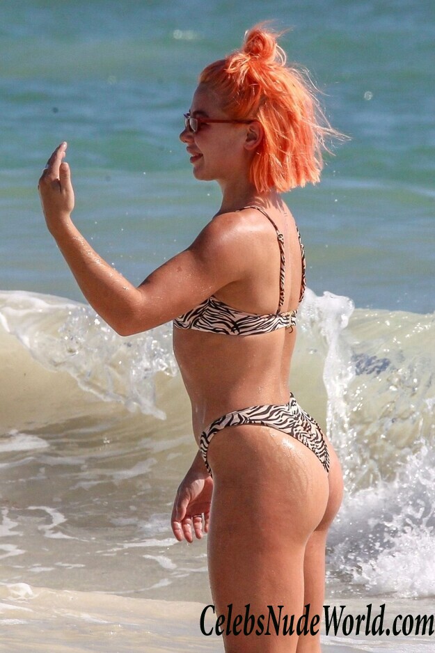 Jess Woodley Bikini 97920