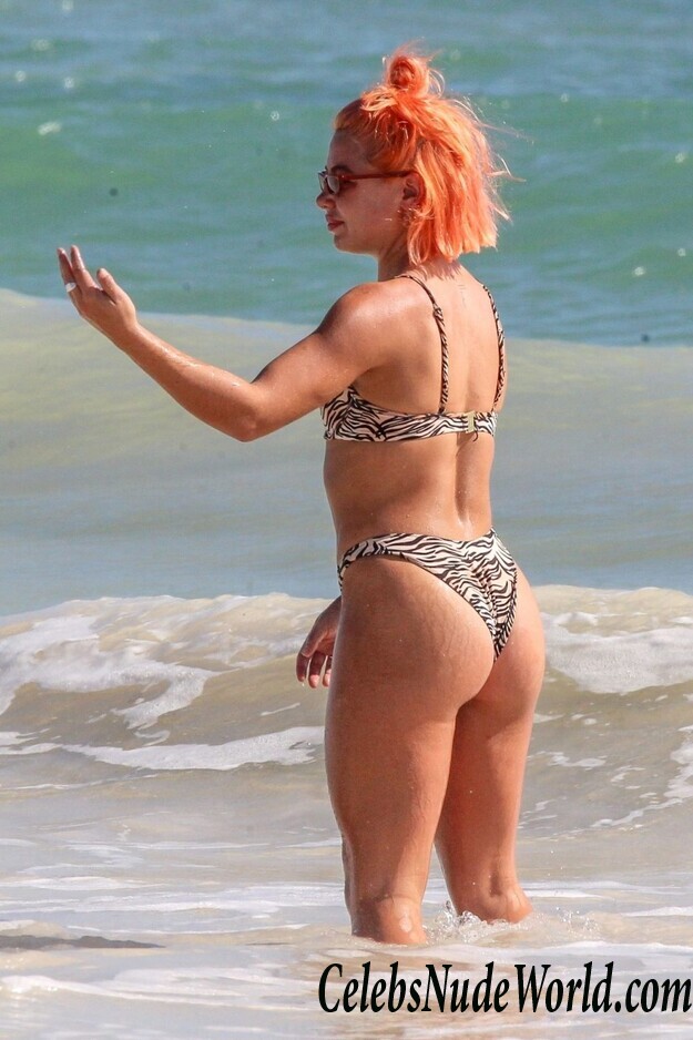 Jess Woodley Bikini 97921