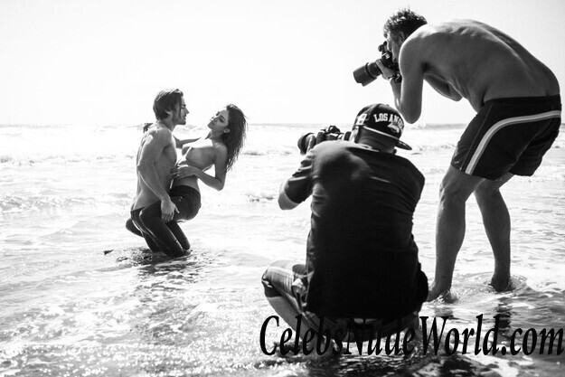 Jehane Paris Topless 97941