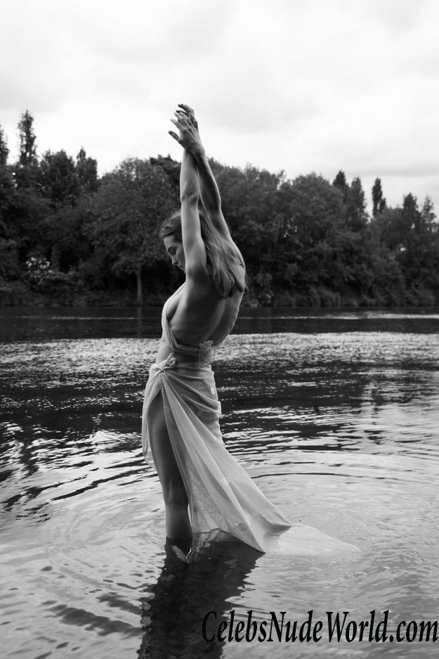 Adèle Simphal Topless  9813