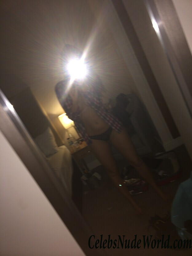 Jennifer Metcalfe Is Shockingly Seductive 98269