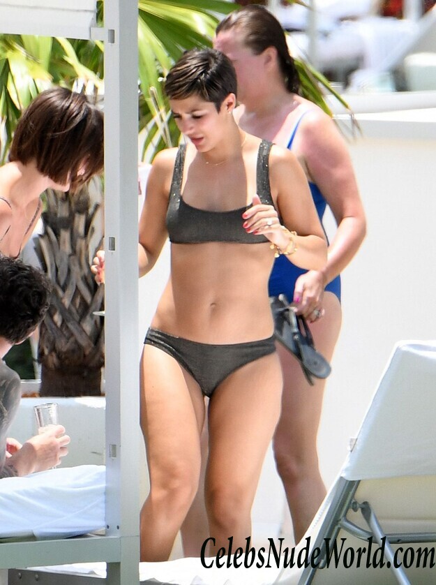 Frankie Bridge Bikini 98680
