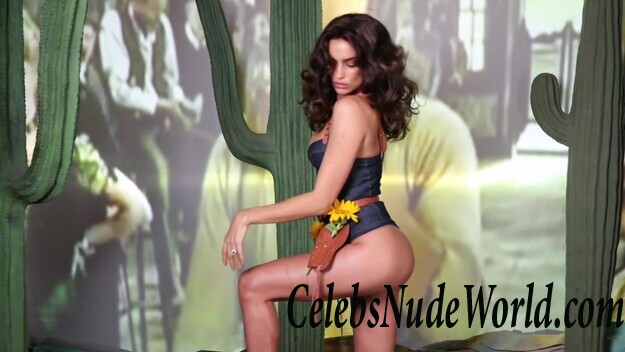 Irina Shayk Sexy 98730