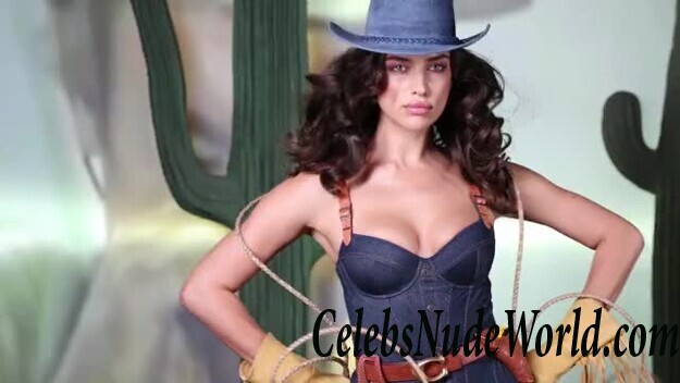Irina Shayk Sexy 98754