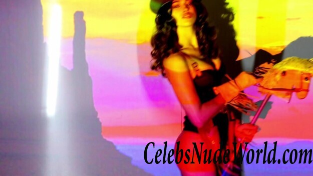 Irina Shayk Sexy 98760