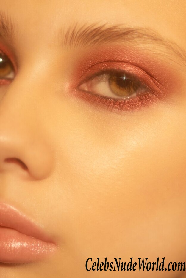 Fiona Briseno Topless 98873