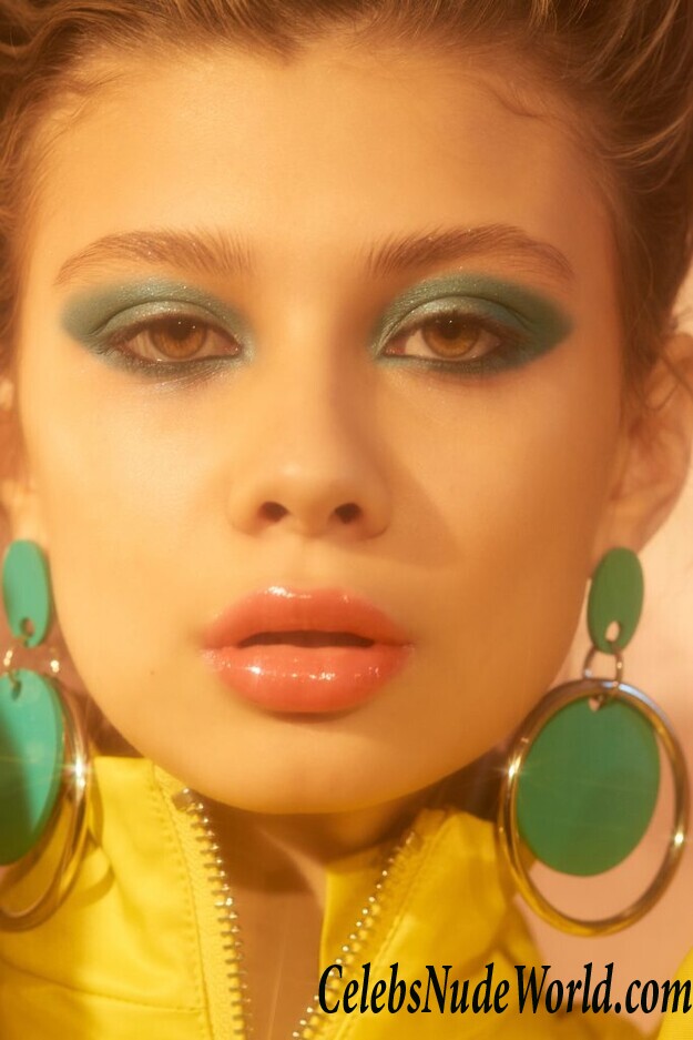 Fiona Briseno Topless 98880