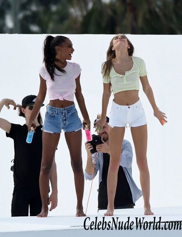 Jasmine Tookes & Josephine Skriver Sexy 99056