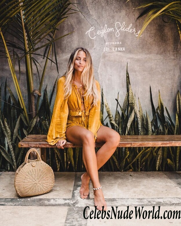 Janni Olsson Deler Sexy 99591