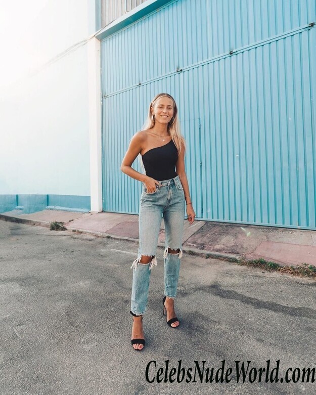 Janni Olsson Deler Sexy 99592