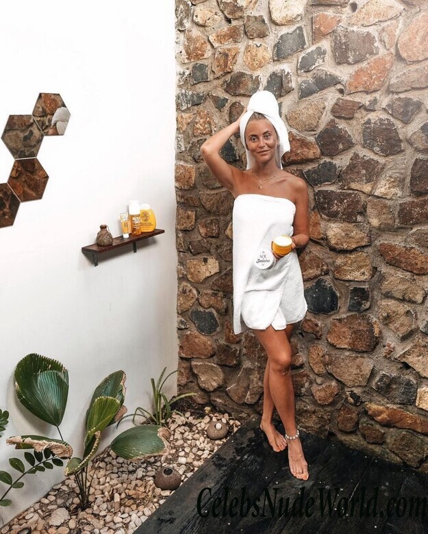 Janni Olsson Deler Sexy 99596