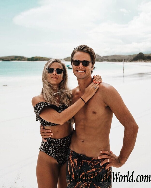 Janni Olsson Deler Sexy 99608