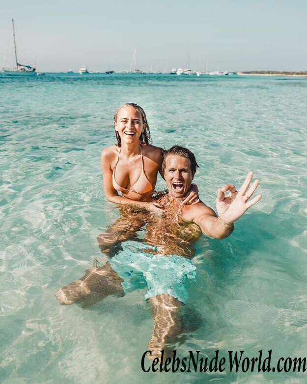 Janni Olsson Deler Sexy 99625