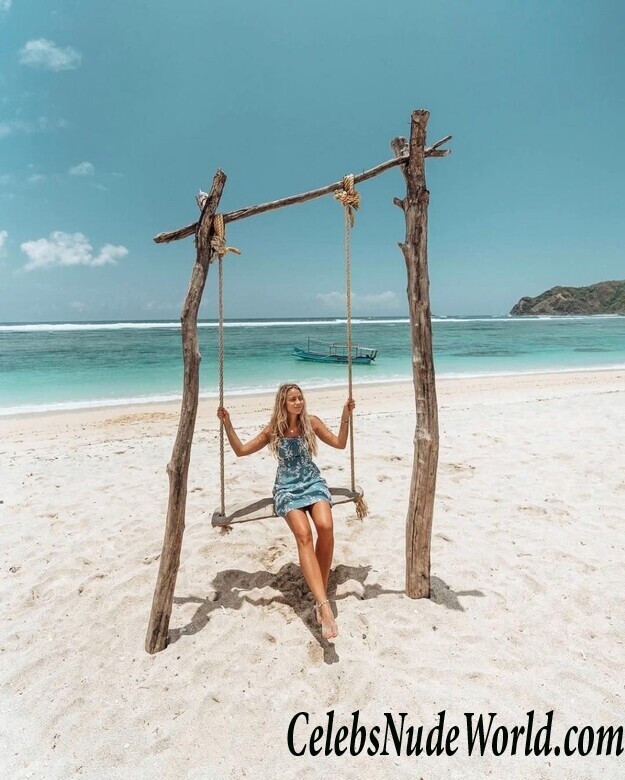 Janni Olsson Deler Sexy 99627