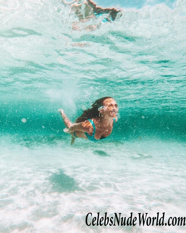 Janni Olsson Deler Sexy 99634