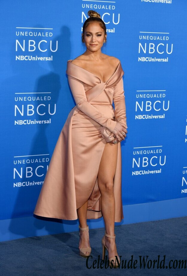 Jennifer Lopez Upskirts It Up On Camera 99740