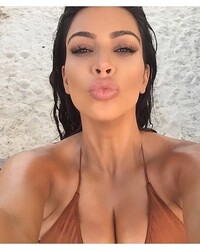 Kim Kardashian sexy pics