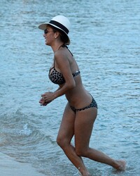 Nicole Scherzinger pics in bikini