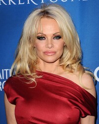 Pokies pics of Pamela Anderson