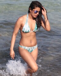 Priyanka Chopra Caught Looking Hot On A Beach