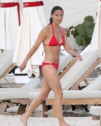 Pippa Middleton Bikini photos
