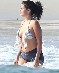 Nude Selena Gomez