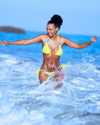 Samantha Mumba pics in bikini