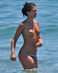 Topless photos of Vanessa Perroncel