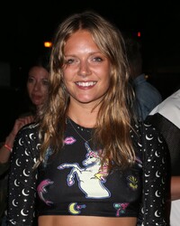 Tove Lo Braless Photos