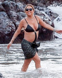 Mariah Carey Nipple Slip At A Beach In Maui, Hawaii