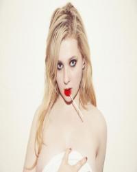 Abigail Breslin Nude 