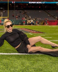 Lady Gaga Upskirt At 2017 Super Bowl On NRG Stadium In Houston