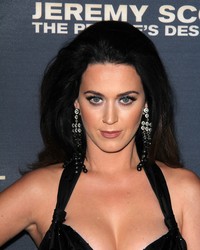 Katy Perry Cleavage Photos 