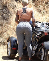 Amber Rose: Thick Thighs Alert