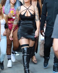 Amber Rose cleavage photos