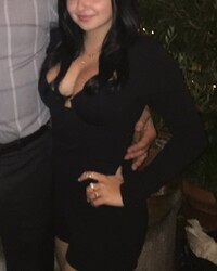 Ariel Winter huge cleavage pics