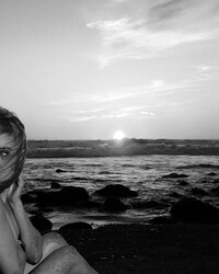 Brea Grant Topless Photo set