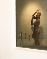 Chelsea Handler Nude Photo