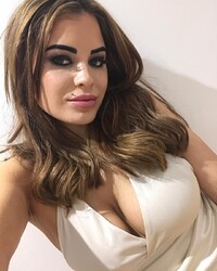 Carla Howe: Boobs Close Up