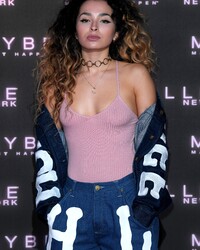 Ella Eyre Braless Photos