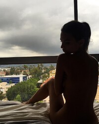 Emily Ratajkowski Naked pic