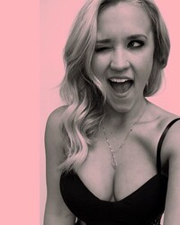 Emily Osment Cleavage Photo